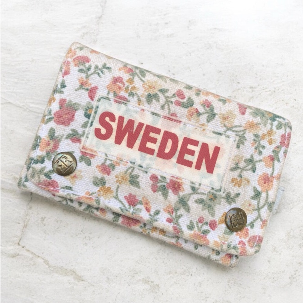 Robin Ruth Sweden Floral Wallet